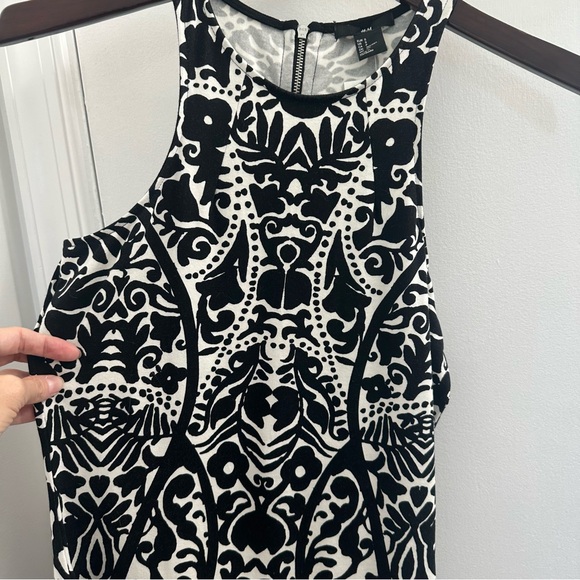 H&M Floral Color Block Form Fitted Black and White Dress Small - Picture 2 of 7